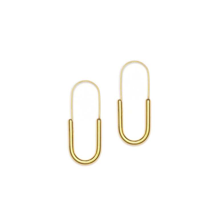 Paperclip style earrings in gold